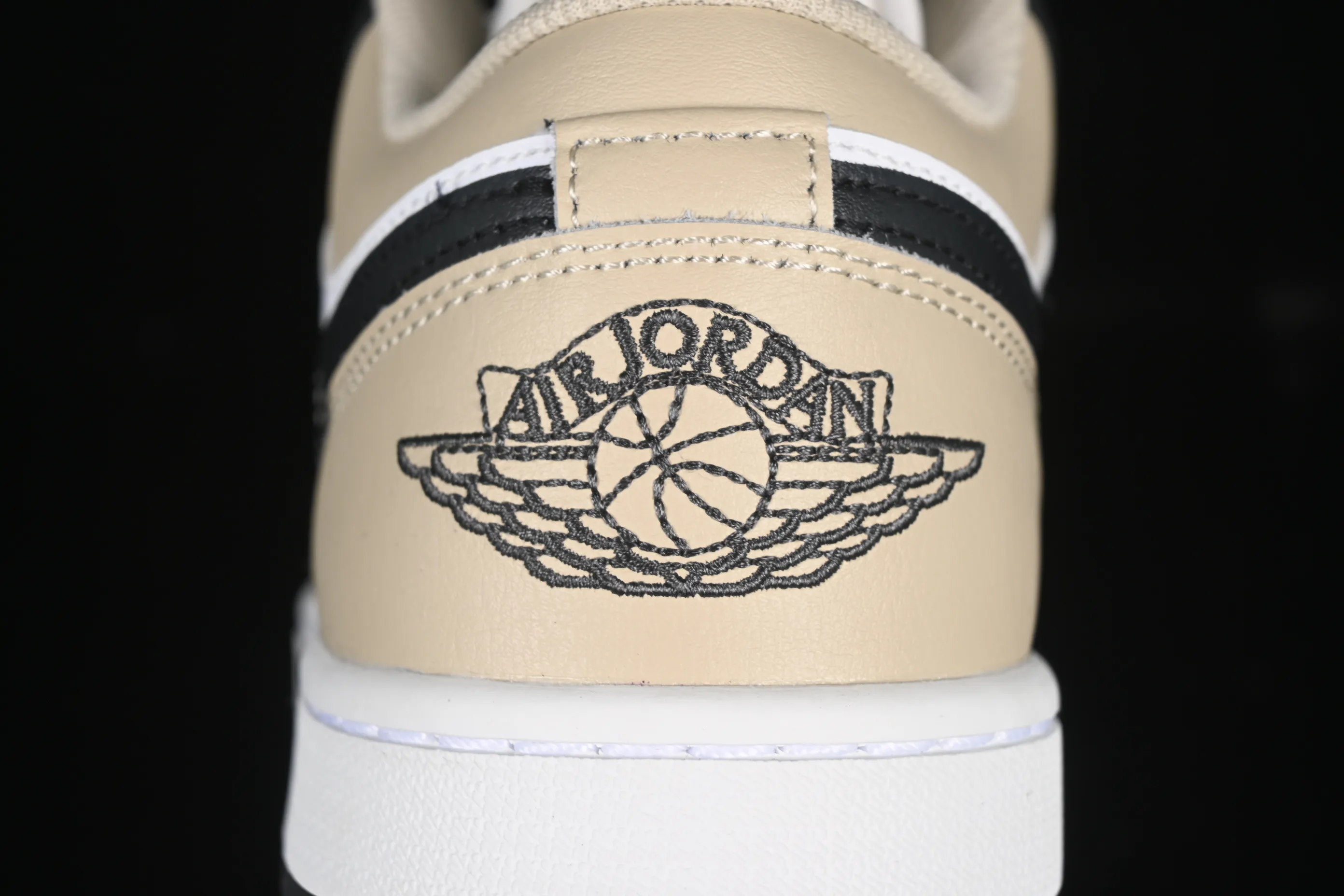 All categories Air Jordan Jordan series basketball shoes Air Jordan 1 Low G version pure original Air Jordan 1 Low AJ1 Joe 1 cream white low-top cultural casual sneakers 553558-153